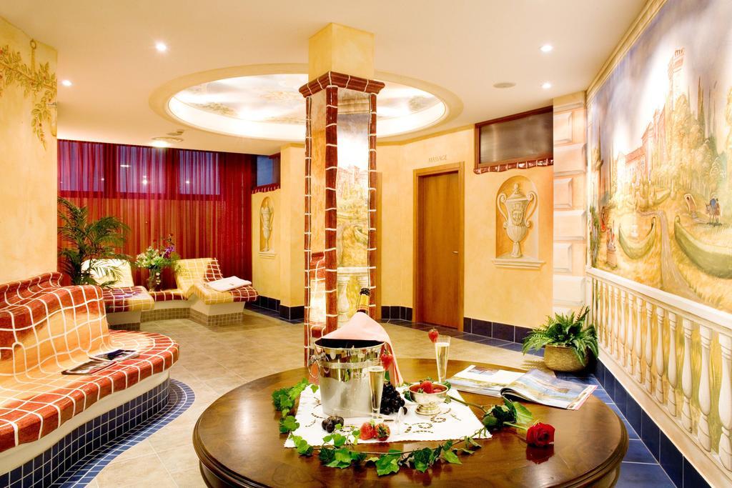 Hotel & Wellness Fra I Pini Lignano Sabbiadoro Dış mekan fotoğraf