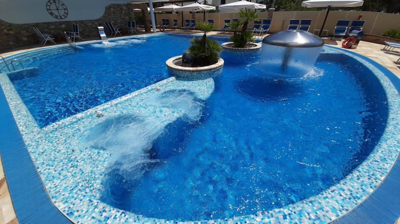 Hotel & Wellness Fra I Pini Lignano Sabbiadoro Dış mekan fotoğraf