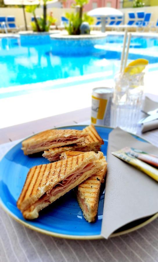 Hotel & Wellness Fra I Pini Lignano Sabbiadoro Dış mekan fotoğraf