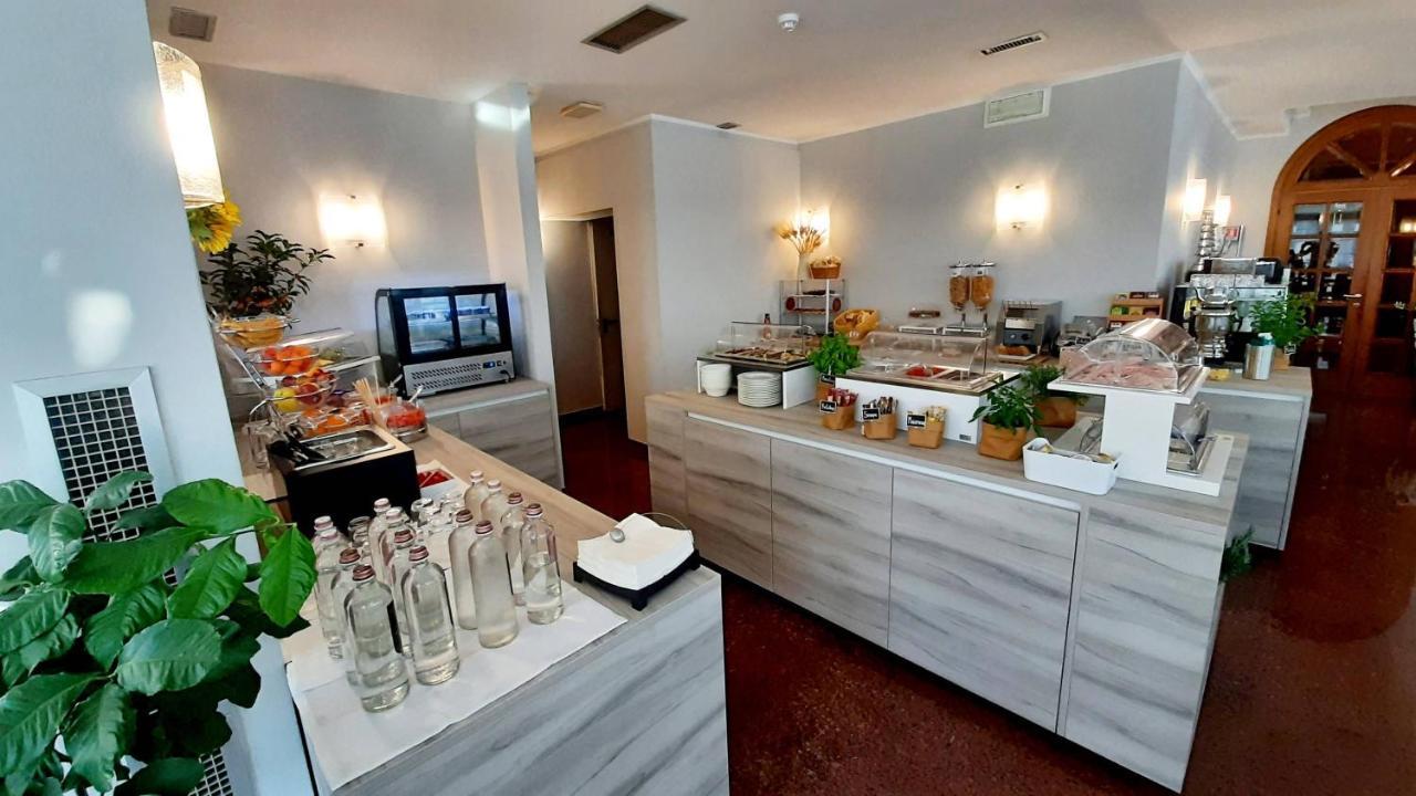 Hotel & Wellness Fra I Pini Lignano Sabbiadoro Dış mekan fotoğraf