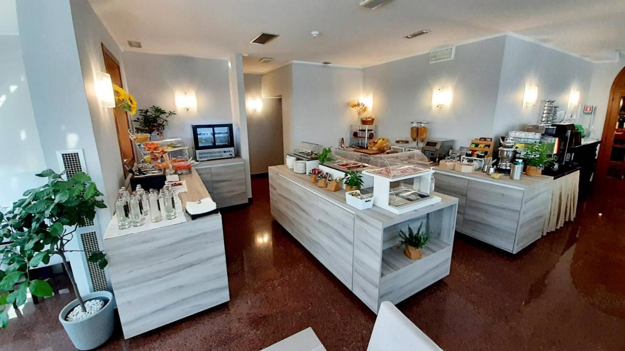 Hotel & Wellness Fra I Pini Lignano Sabbiadoro Dış mekan fotoğraf