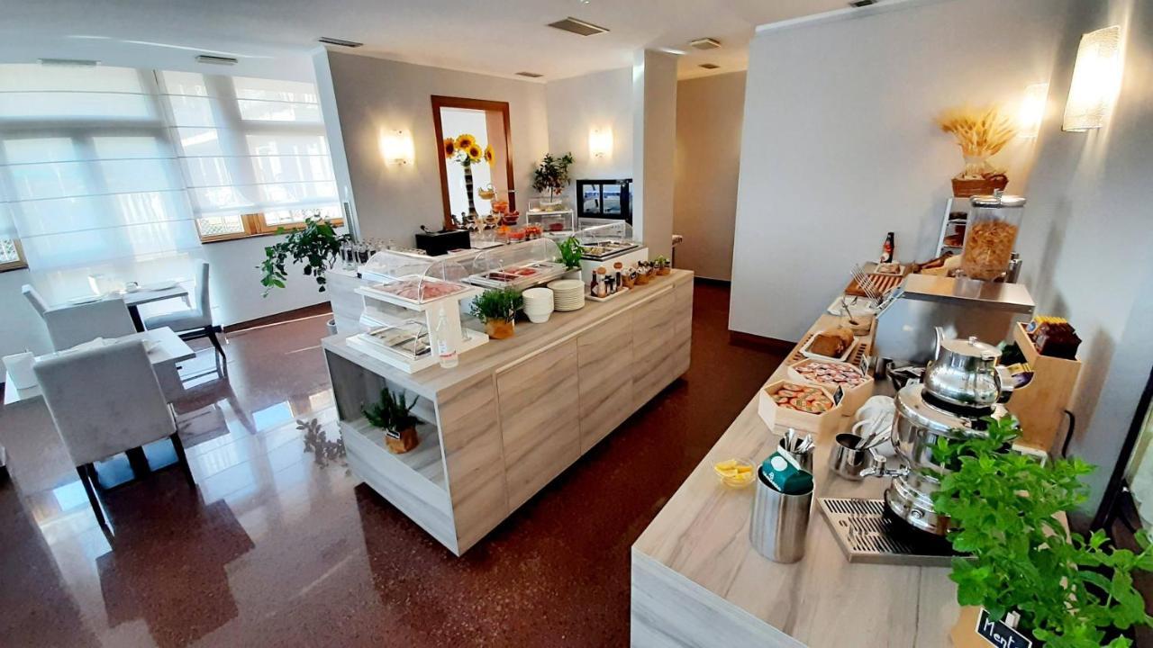 Hotel & Wellness Fra I Pini Lignano Sabbiadoro Dış mekan fotoğraf