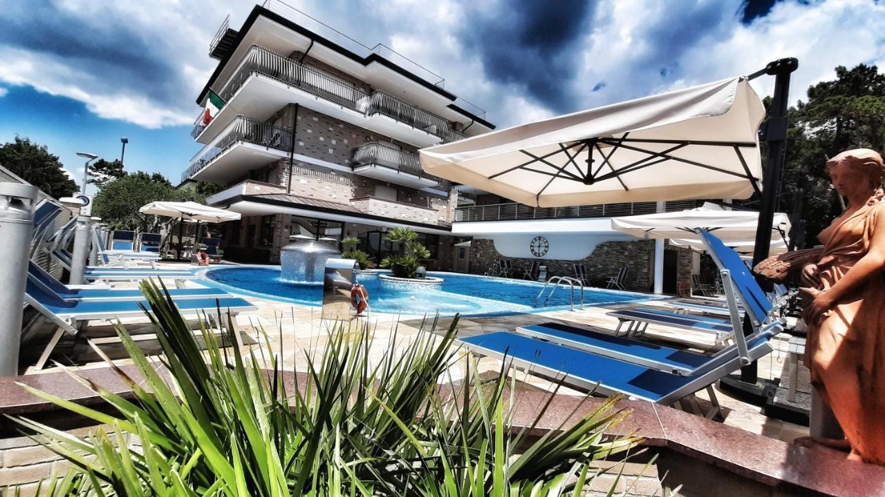 Hotel & Wellness Fra I Pini Lignano Sabbiadoro Dış mekan fotoğraf